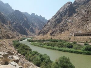نیروگاه برق‌آبی کوچک