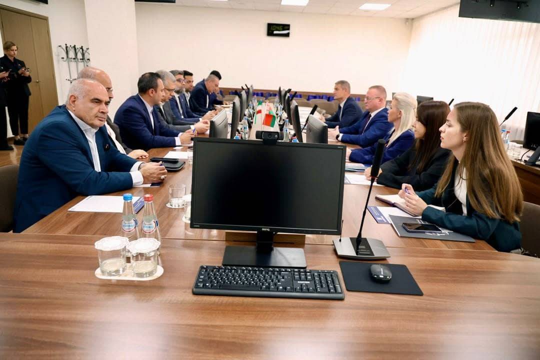 همکاری صنعتی ایران و بلاروس؛ انتقال فناوری و بومیسازی قطعات روی میز همکاری صنعتی ایران و بلاروس؛ انتقال فناوری و بومیسازی قطعات روی میز