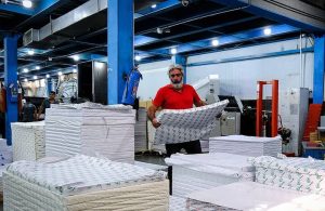 قیمت مقوا تا ۶۰۰ هزار تومان رسید؛ بحران مواد اولیه صنعت بسته‌بندی